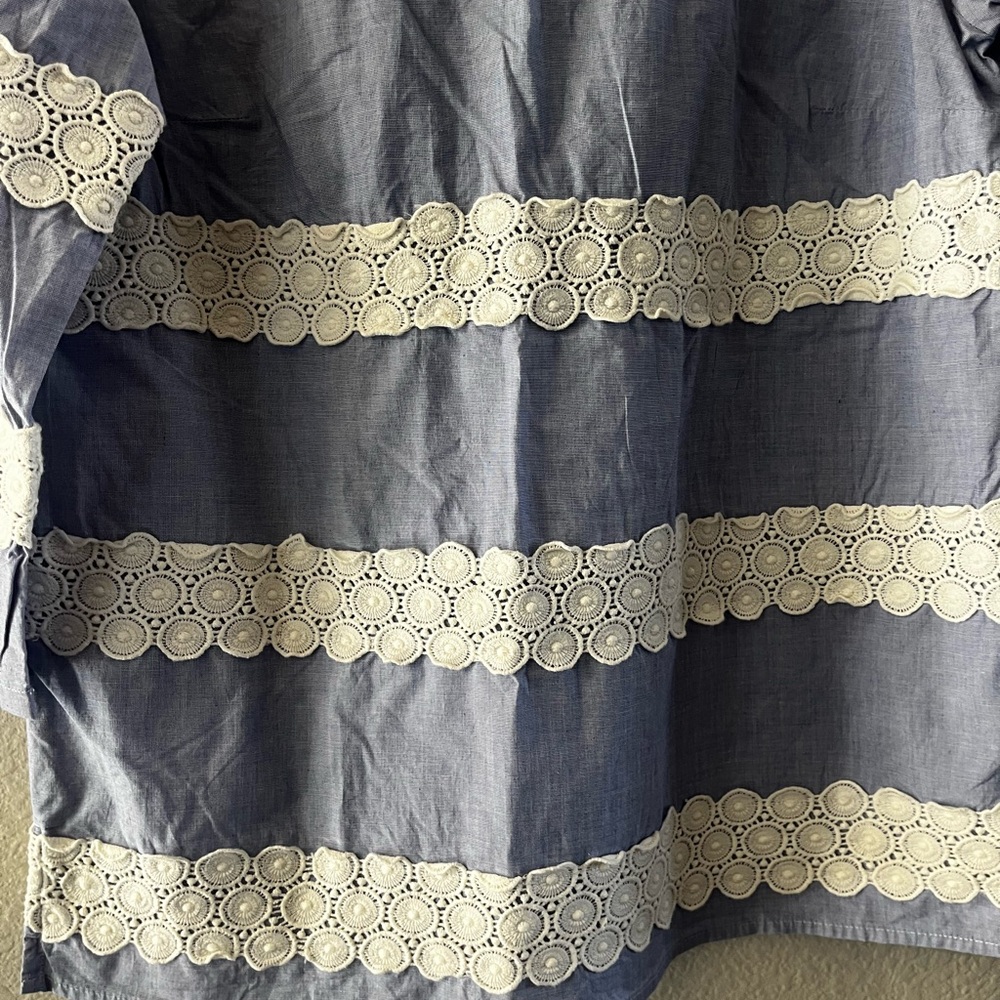 Banana Republic SZ Medium Lace Stripe Blouse Top Blue Chambray 3/4 Sleeve - Picture 5 of 16